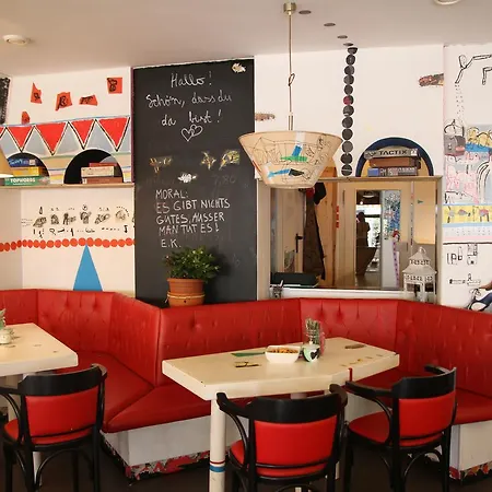 Arthostel Cultralacuntra Hostel *